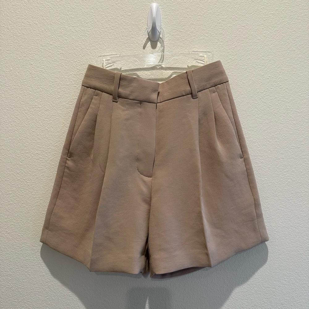 Effortless Short 5” Cairo Mid Thigh size 0
